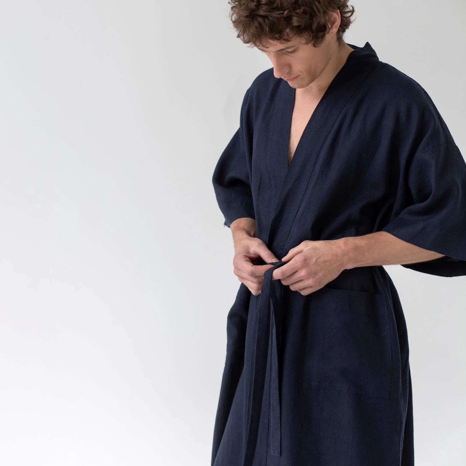 Bilberry Blue Linen Bathrobe - Image 5