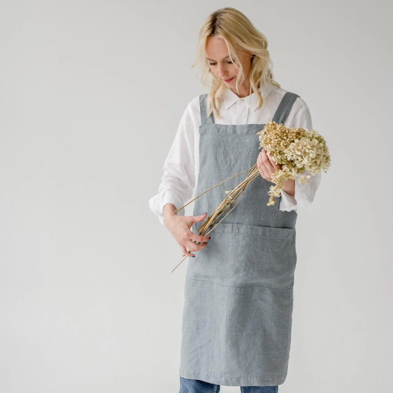 Blue Fog Crossback Linen Apron - Image 4