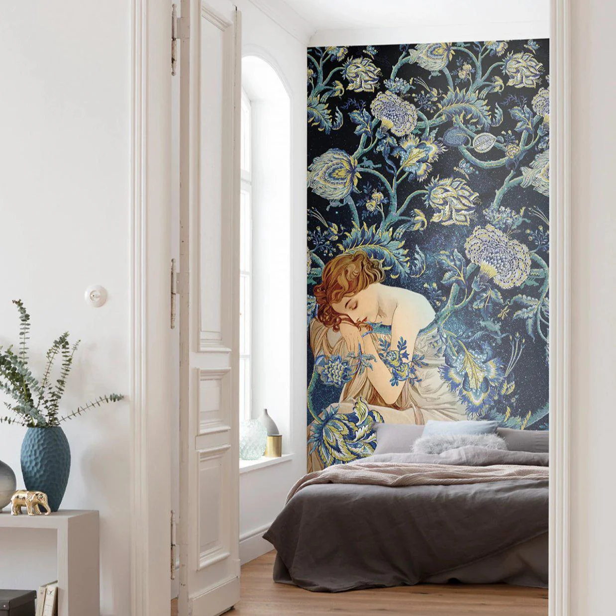 Femme D'Or Mural Wallpaper - Image 3
