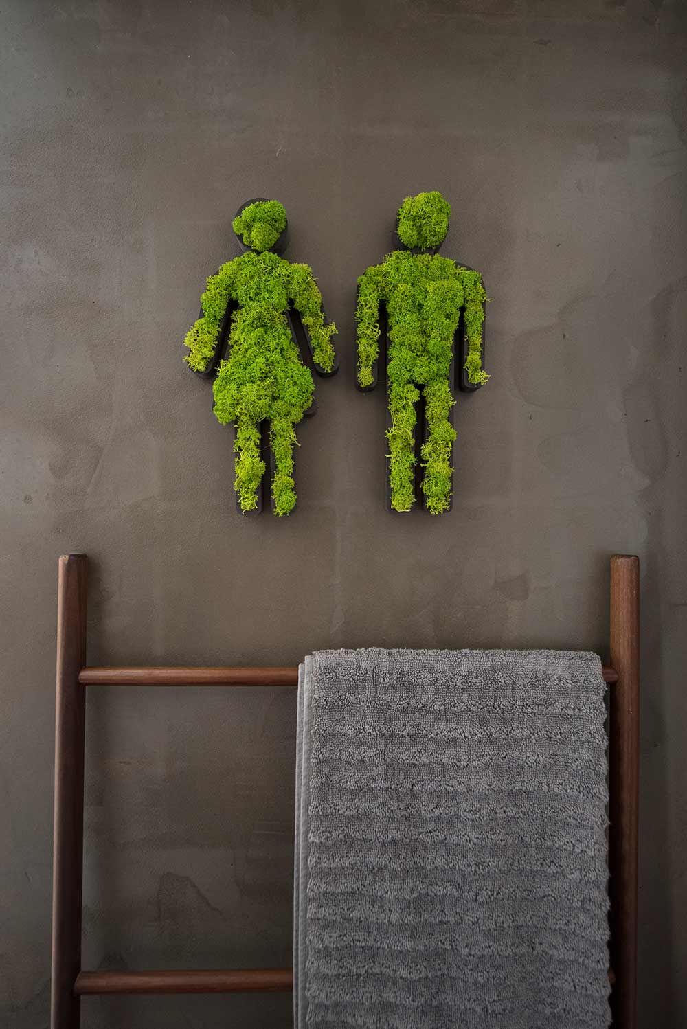 Green Toilet Signs Moss Wall Art - Image 12