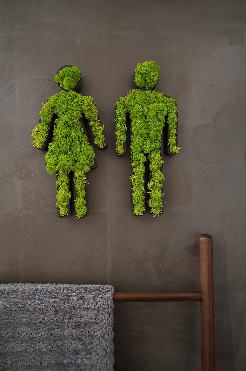 Green Toilet Signs Moss Wall Art - Image 10