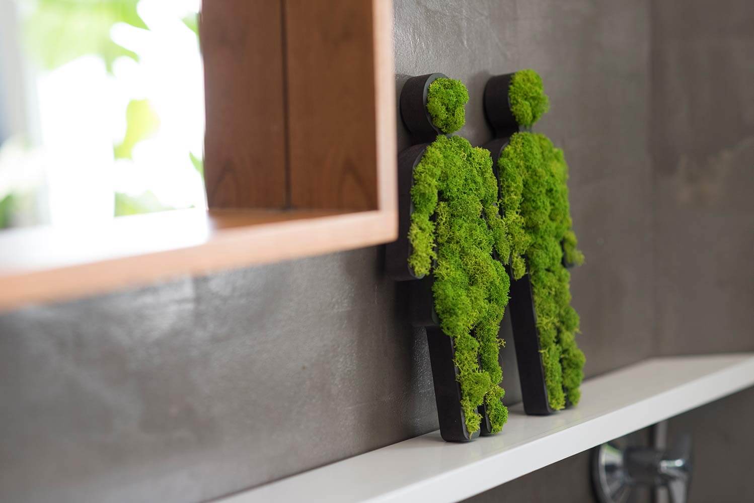 Green Toilet Signs Moss Wall Art - Image 9