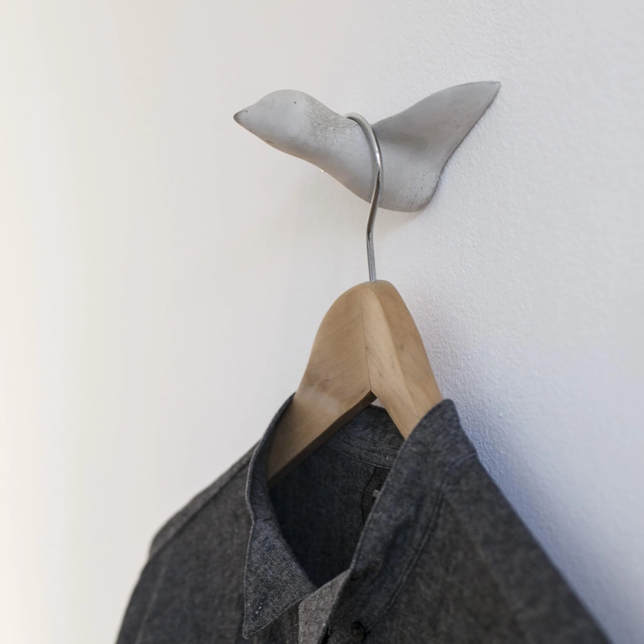 Light Grey Excursion Bird Wall Hanger - Image 3