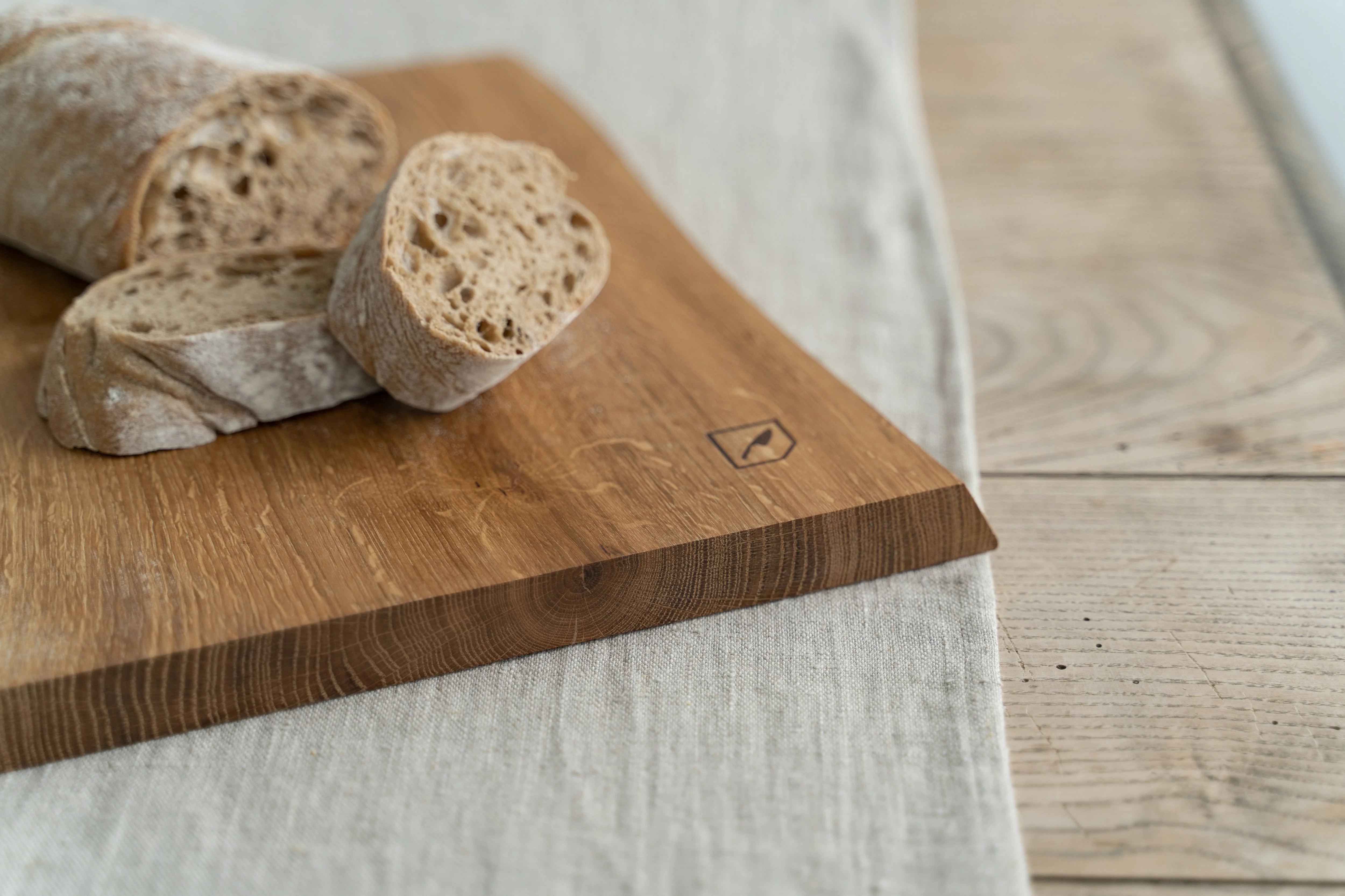 Mediea Large Oak Cutting Board - Image 17