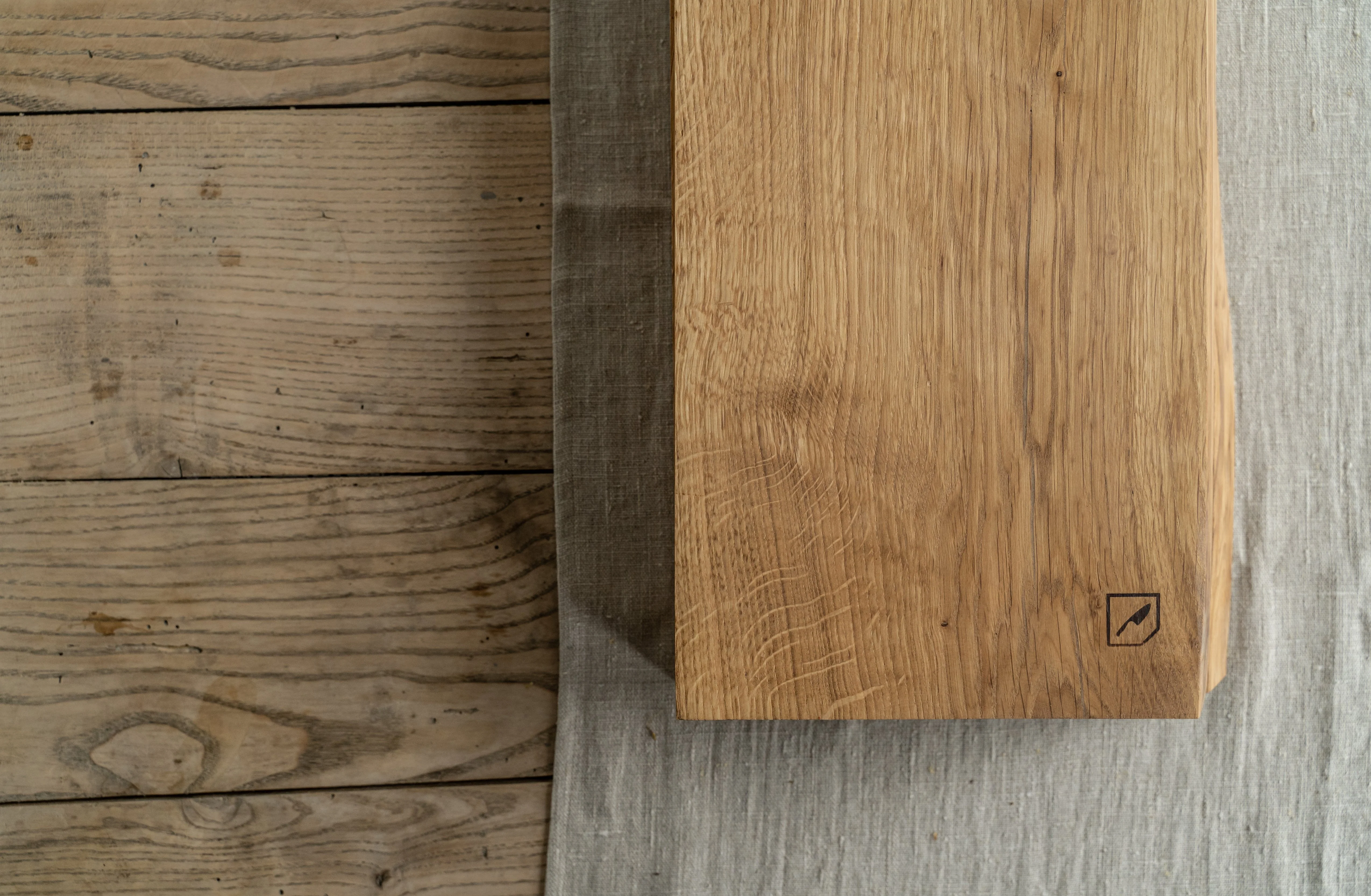Mediea Medium Oak Cutting Board - Image 21