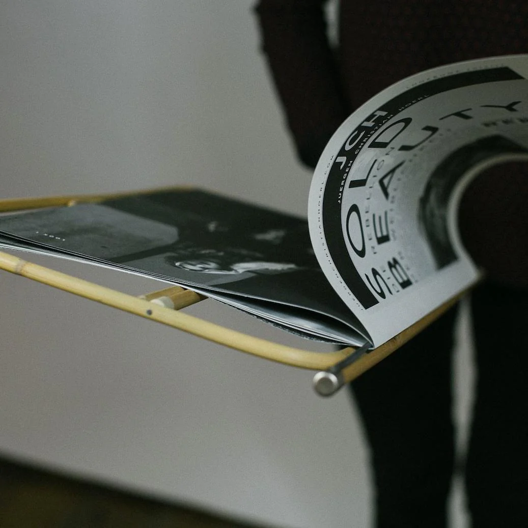 Viennese Newspaper Holder - Image 3
