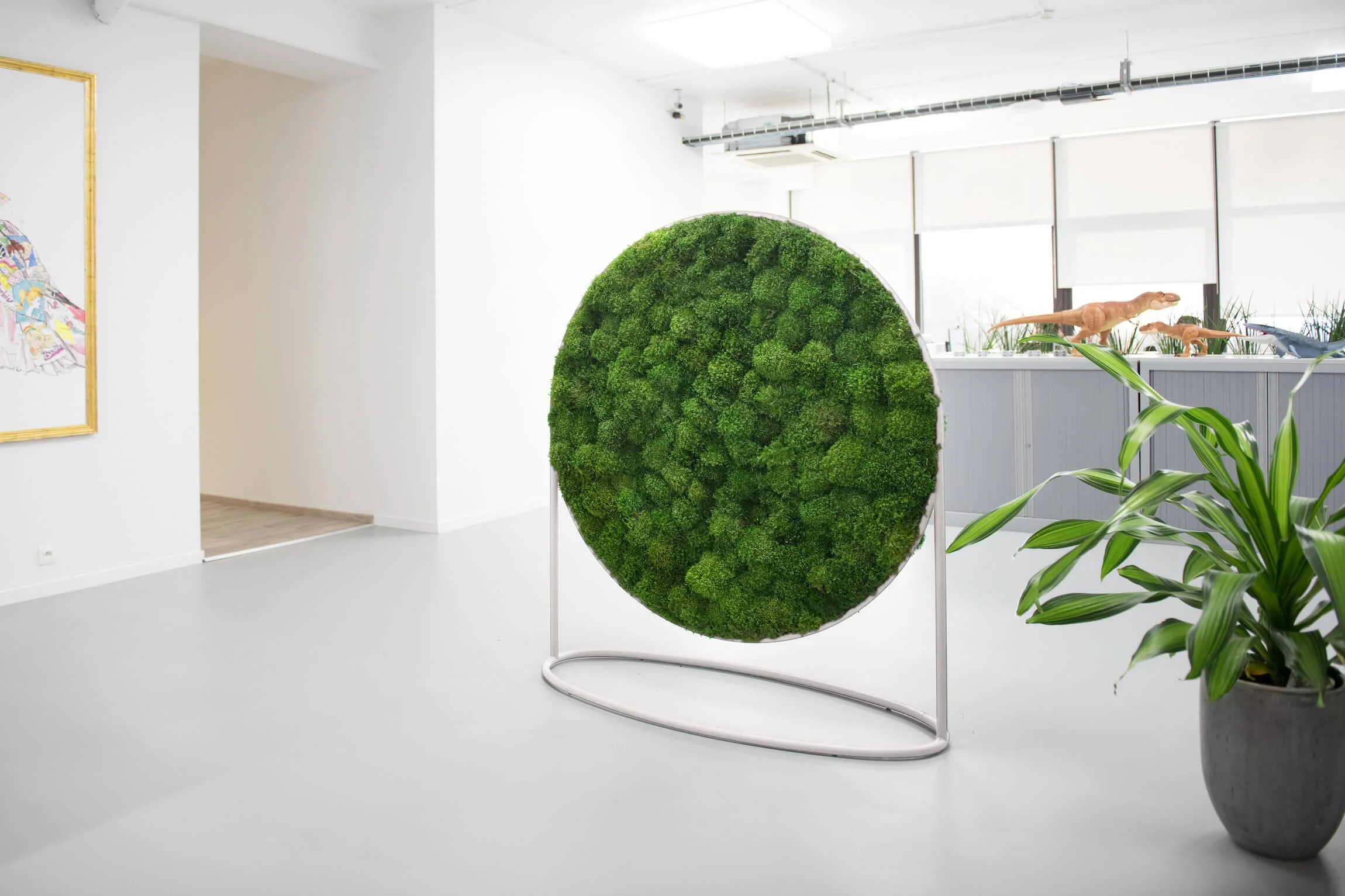 Standing Circles Moss Wall Art - Image 7