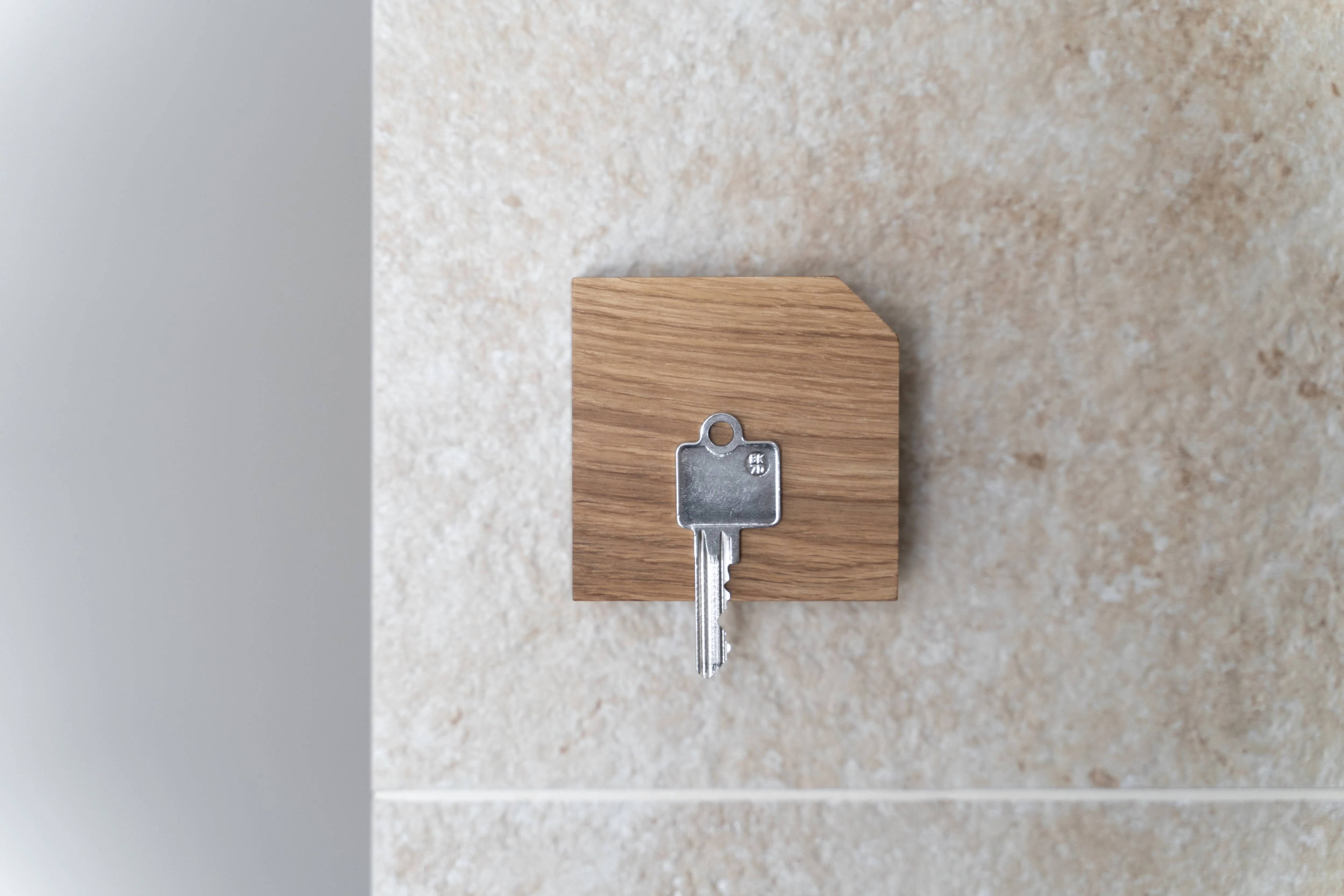 Raktea Oak Keyholder - Image 5