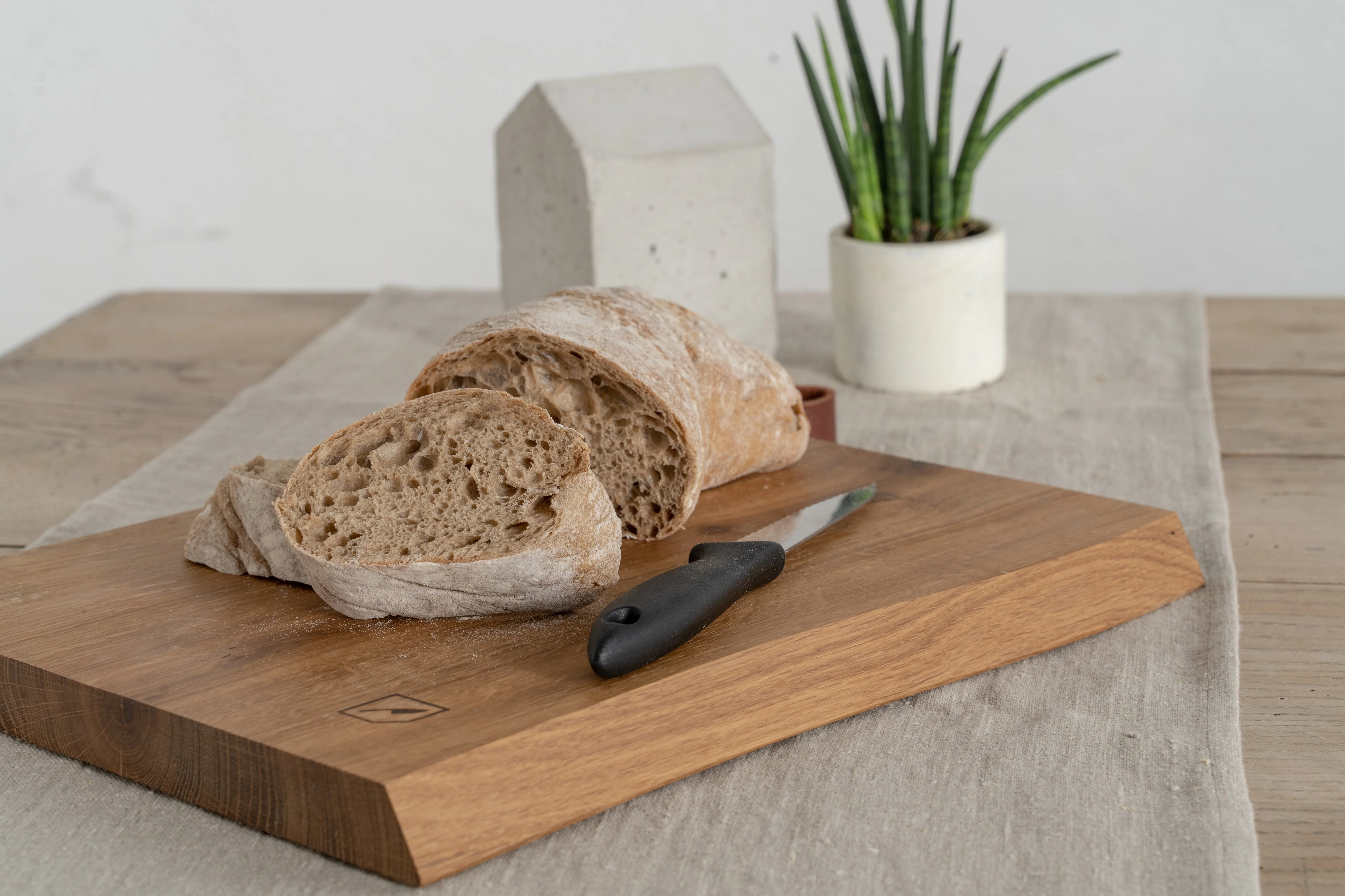 Mediea Mini Oak Cutting Board - Image 12