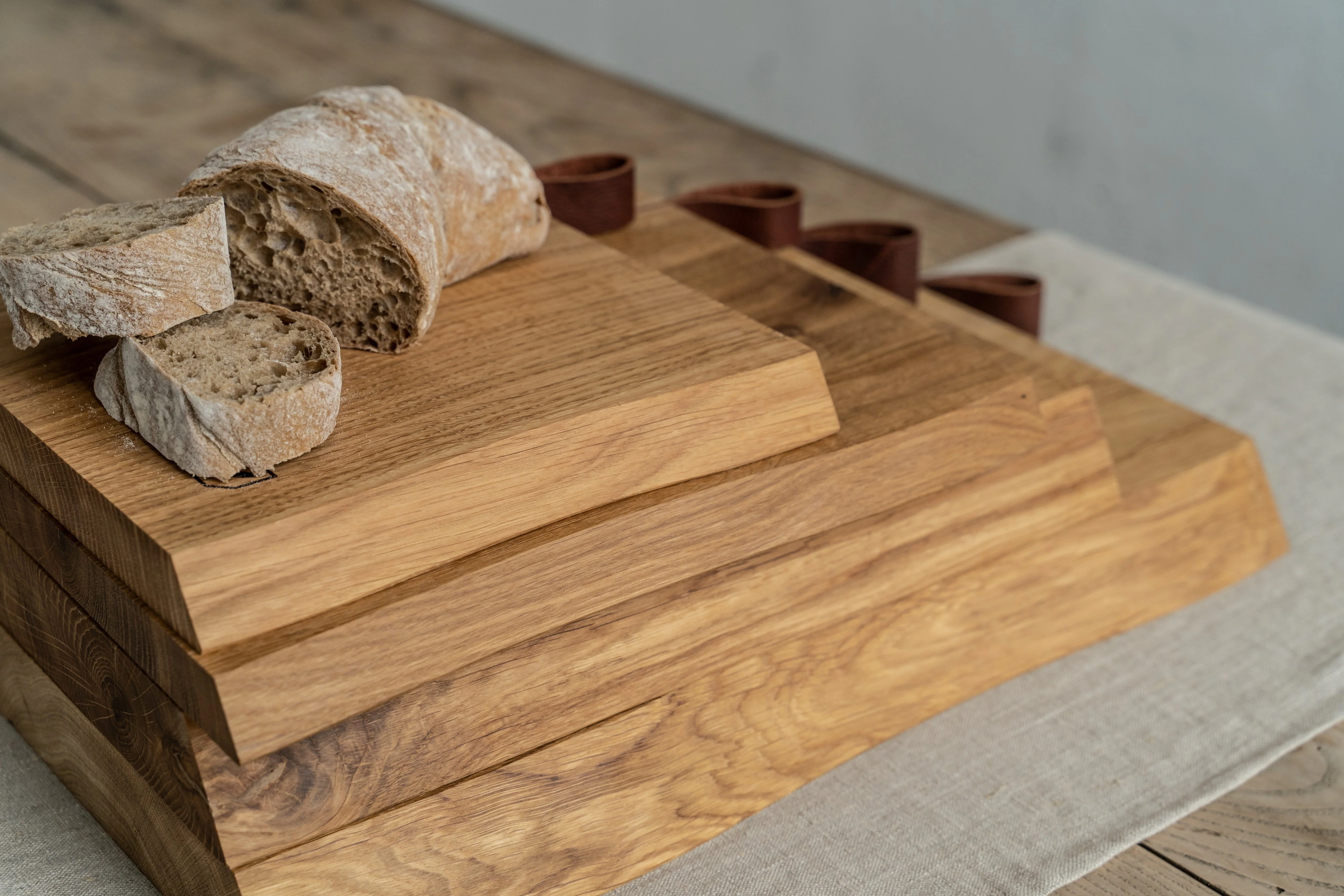 Mediea Mini Oak Cutting Board - Image 16