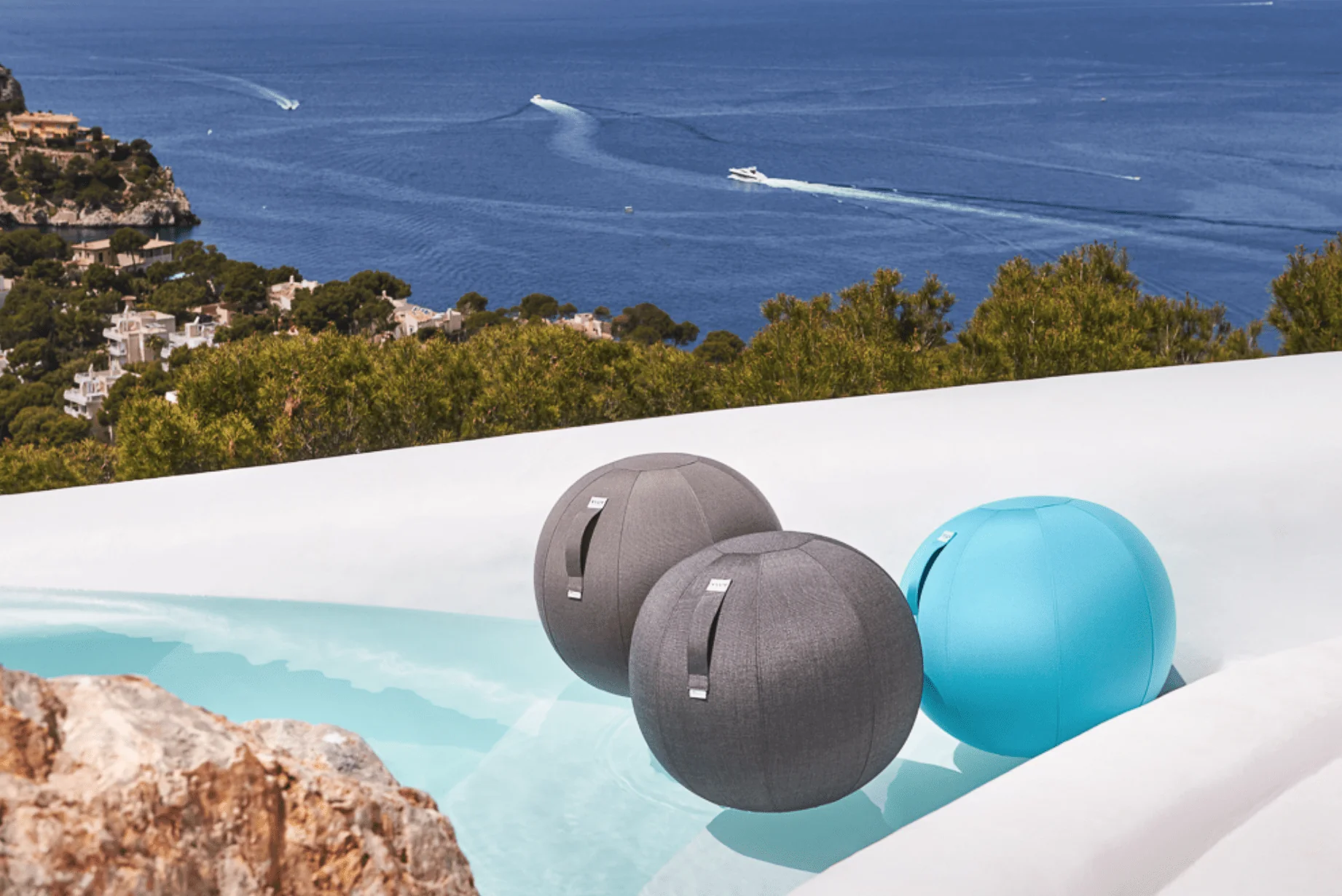Vluv Aqva Outdoor Sitting Ball - Image 3