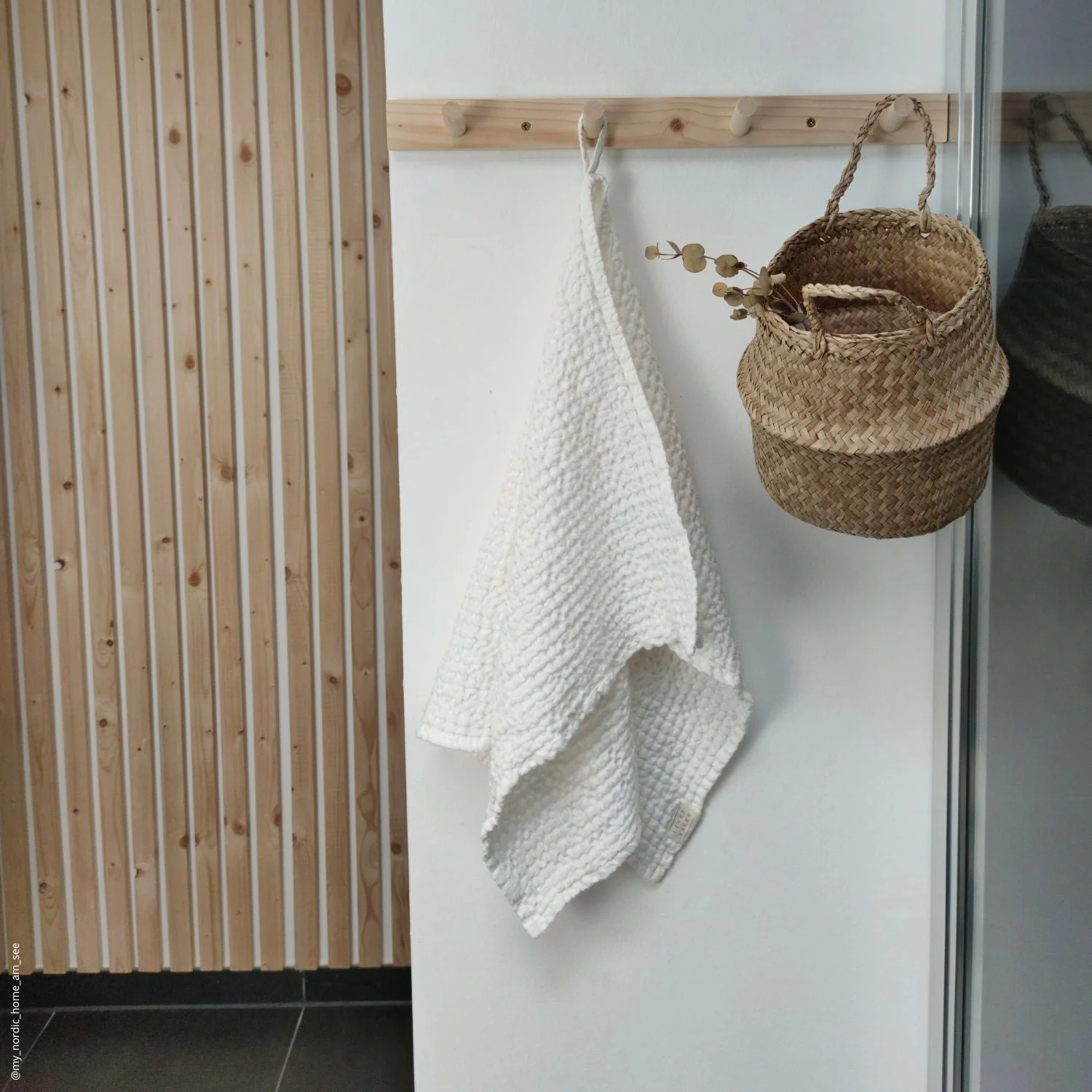 White Linen & Cotton Waffle Towel - Image 5